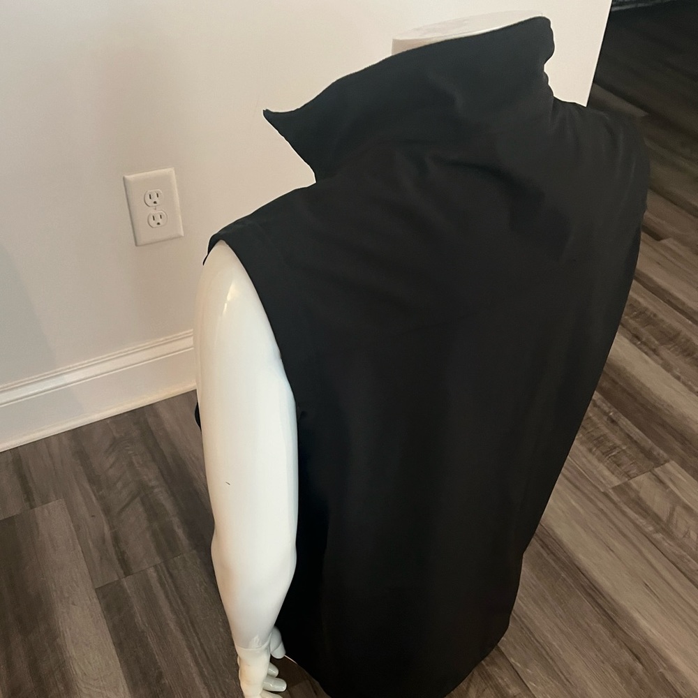 Edwards Vest - Picture 6 of 15